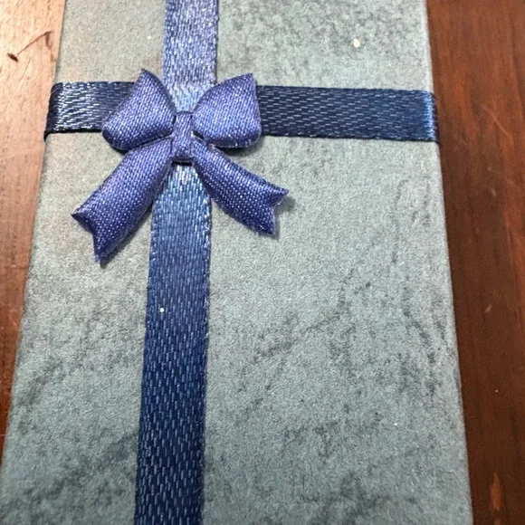 Sparkling Crystal Bunny Brooch with movable head and arms - Picture 15 of 15